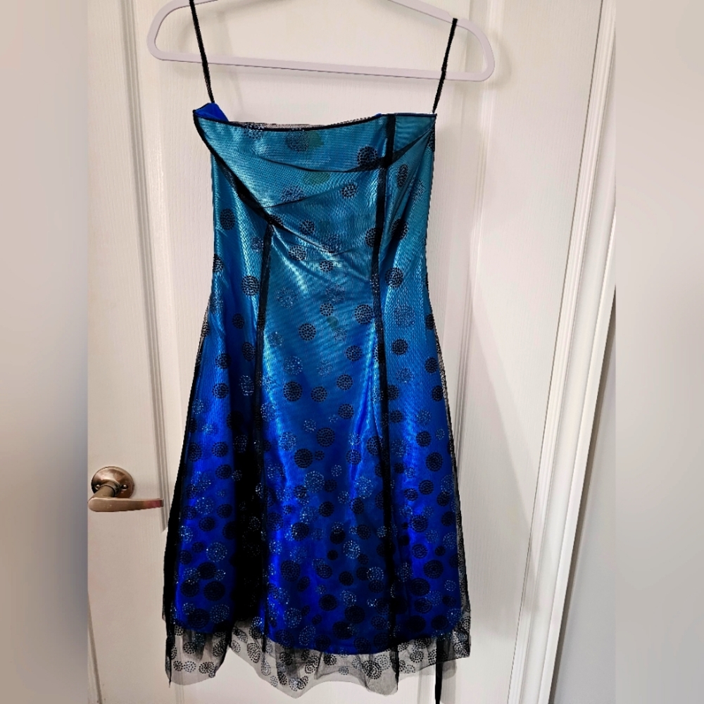 Dress 👗 - Picture 1 of 2
